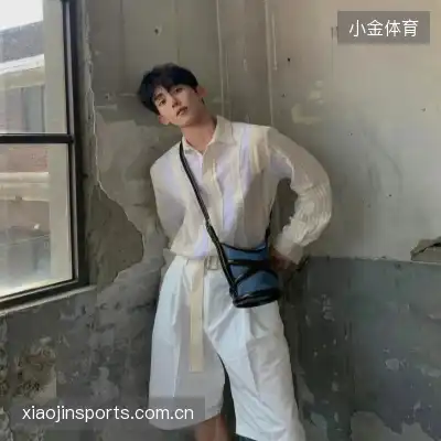 万瑛羚
